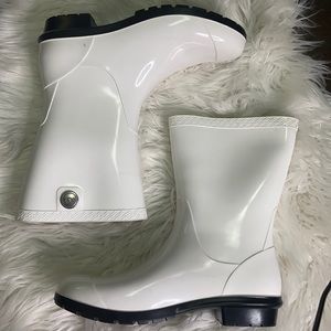 Ugg Rainboots (white)